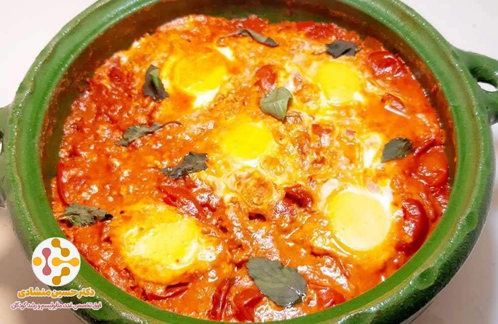 املت گوجه‌فرنگی و پیاز + نان سنگک